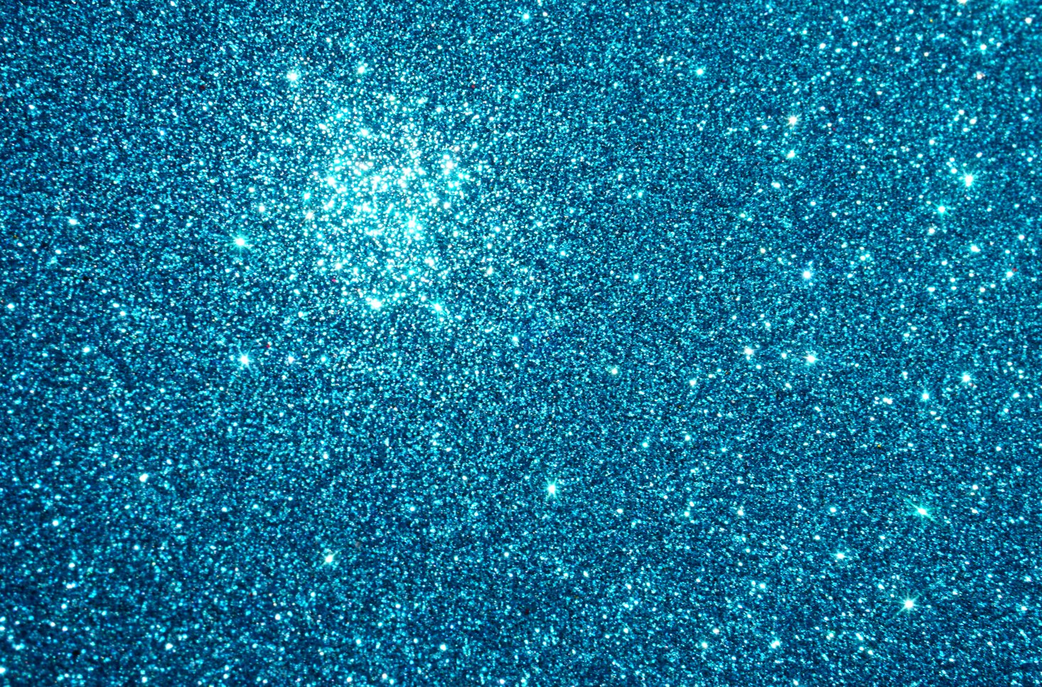 Glitter — Azul shutterstock_1173143104.jpg